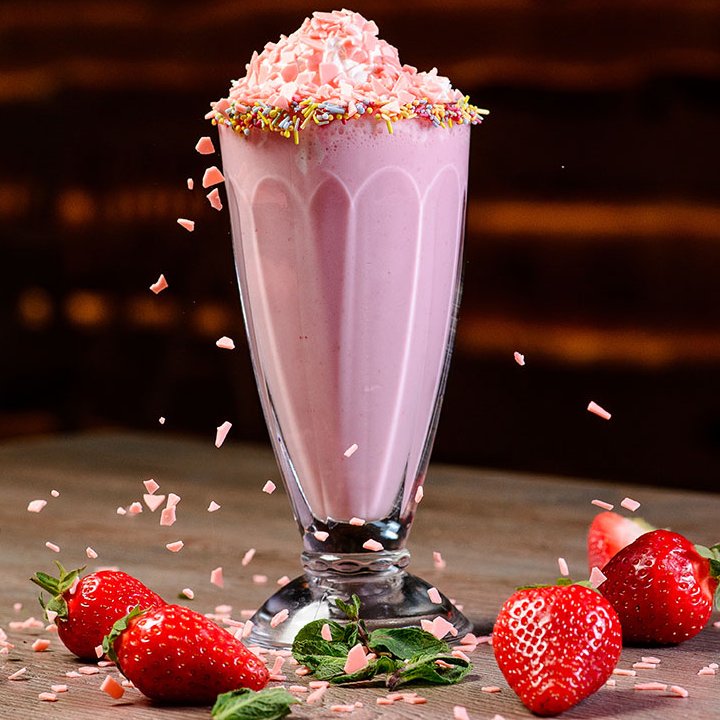 ÇILEKLI MILKSHAKE